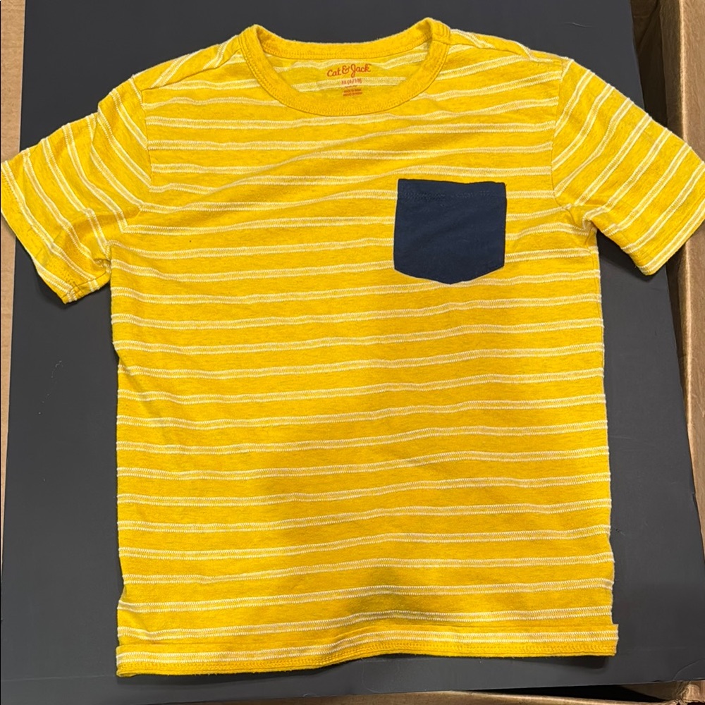 Cat & Jack Yellow and Blue Short Sleeve Tee Med 8/10